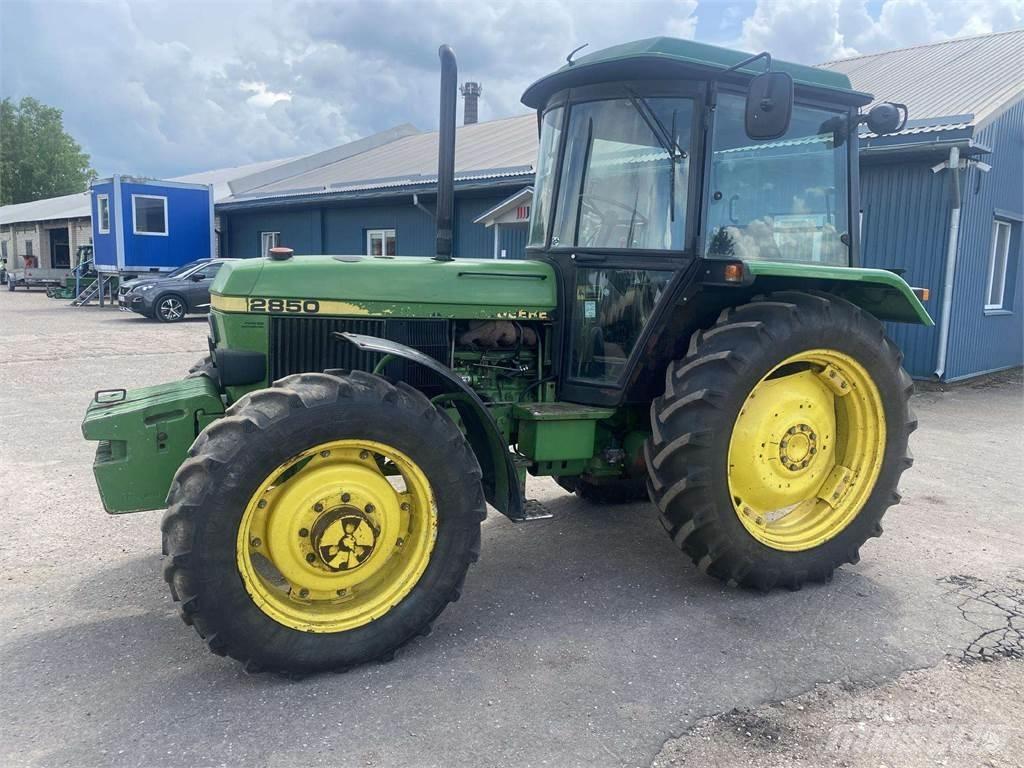 John Deere 2850AS الجرارات