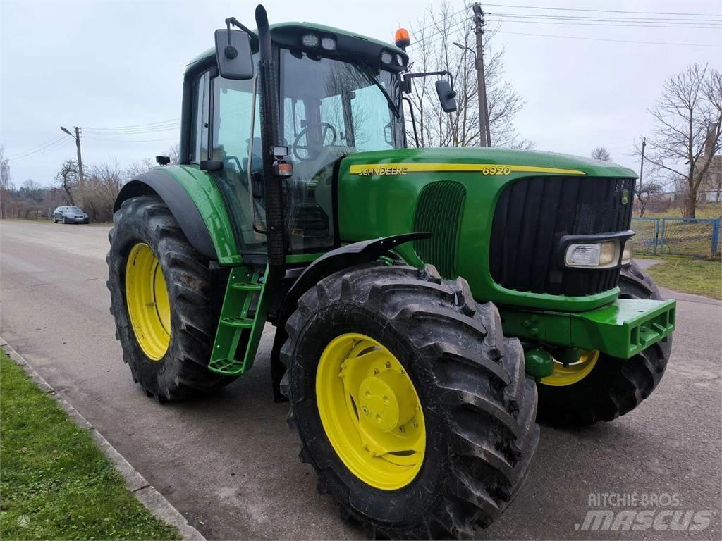 John Deere 6920 الجرارات