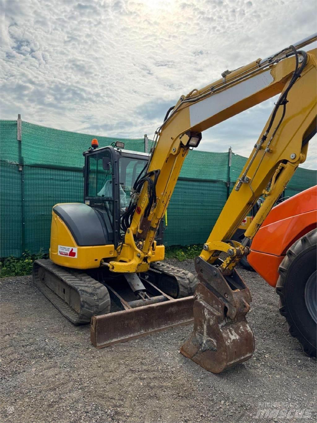Komatsu PC55MR-5 حفارات زحافة