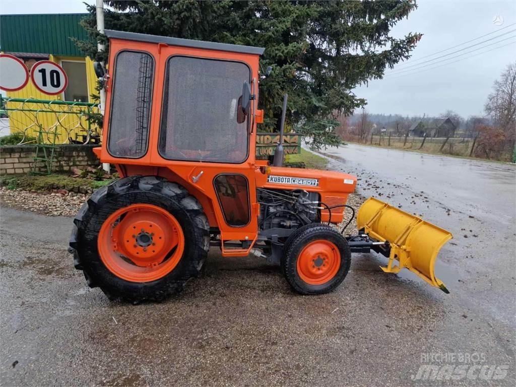 Kubota L245dt الجرارات