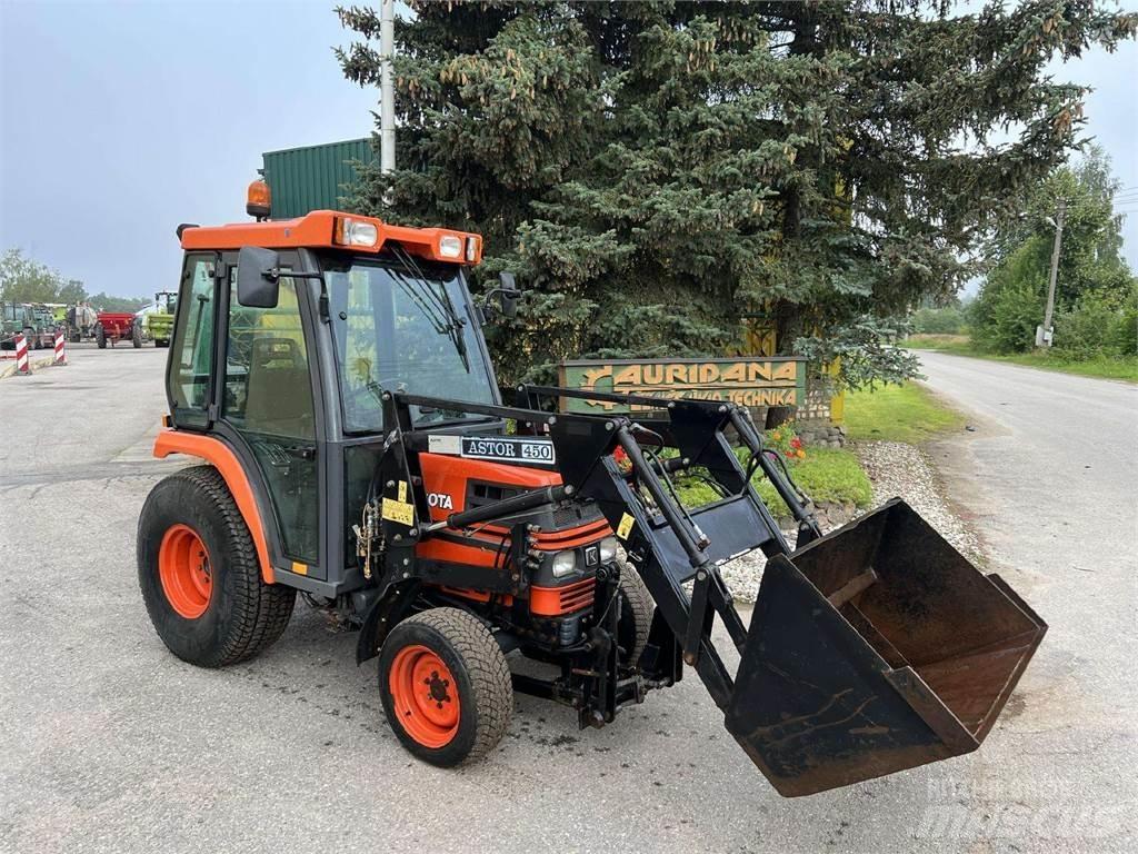 Kubota ST-30 الجرارات