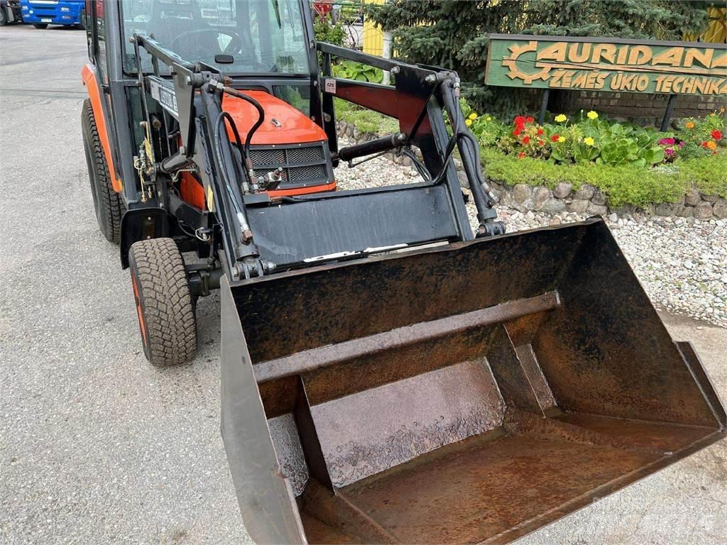 Kubota ST-30 الجرارات