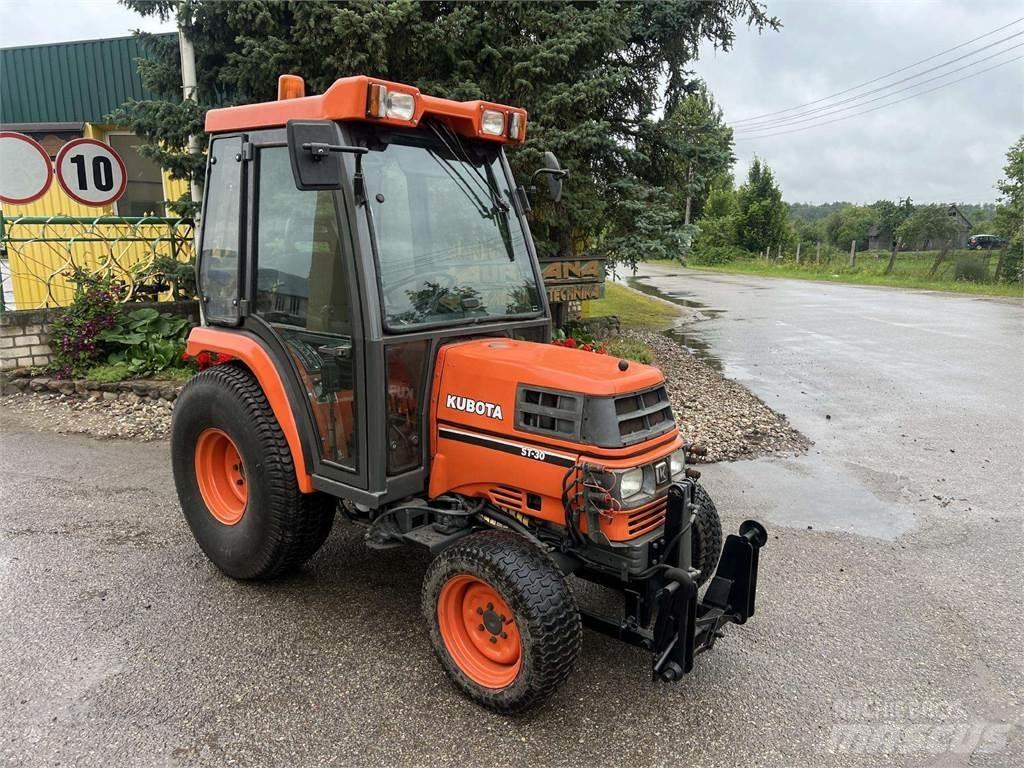 Kubota ST-30 الجرارات