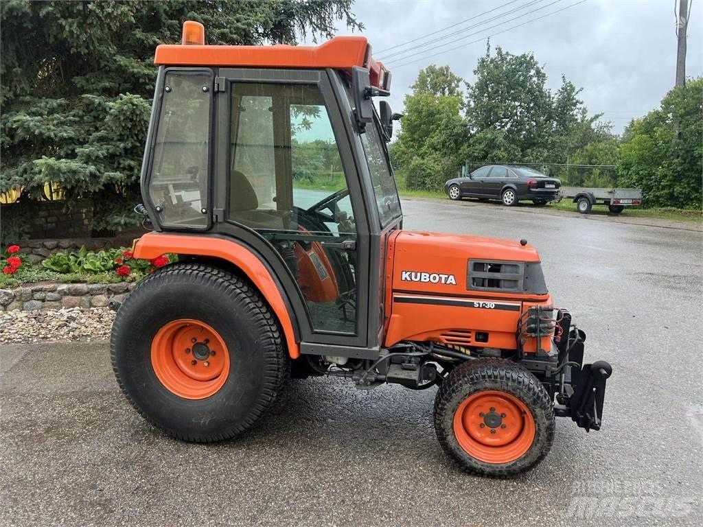 Kubota ST-30 الجرارات