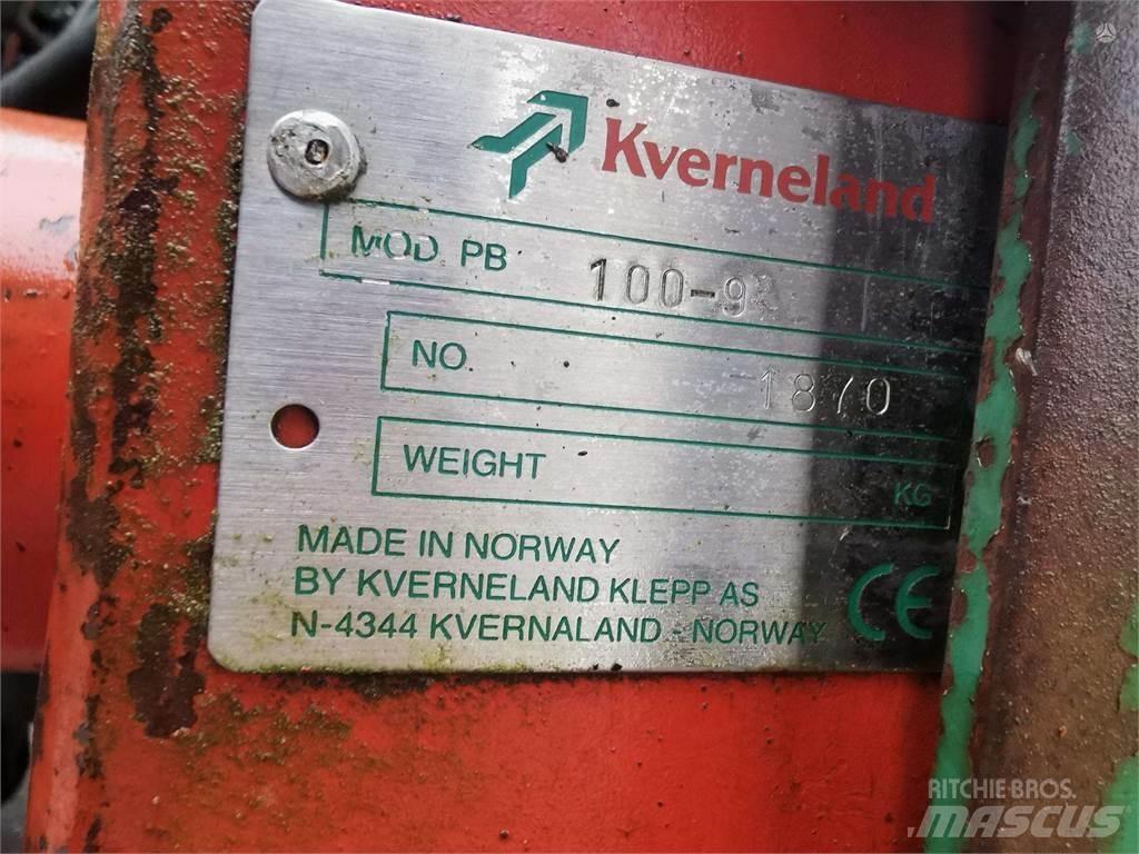 Kverneland PB 100 محاريث تقليدية