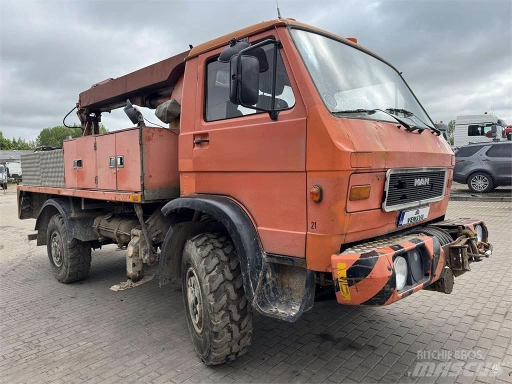 MAN 9.150 4x4 14m. المنصات الهوائية المثبتة على شاحنة