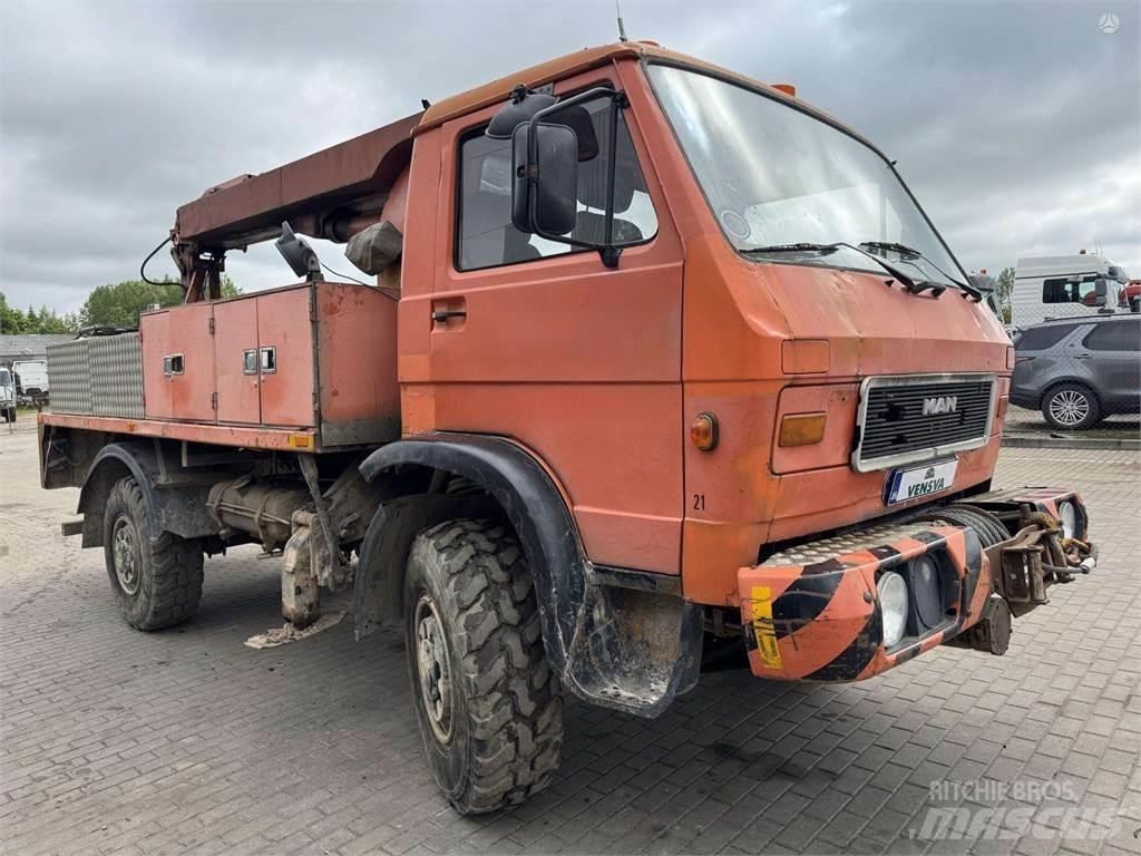 MAN 9.150 4x4 14m. شاحنات أخرى