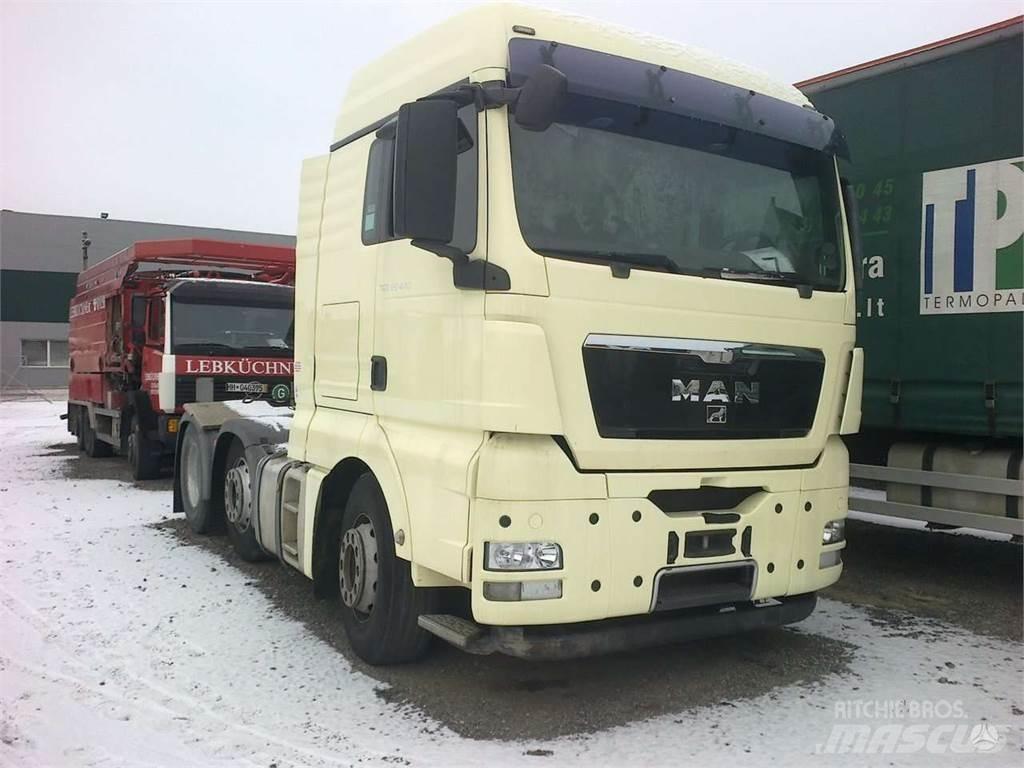 MAN TGX 26.440 شاحنات بمقصورة وهيكل