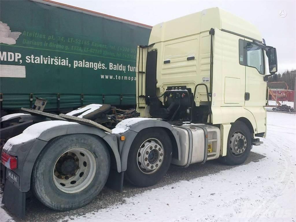 MAN TGX 26.440 شاحنات بمقصورة وهيكل