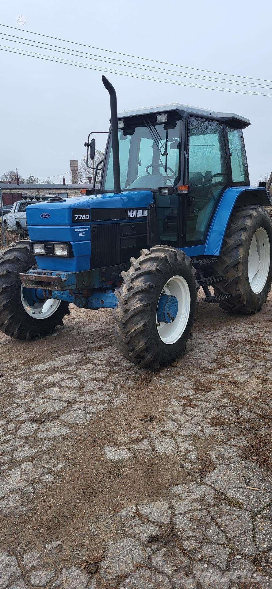 New Holland 7740 الجرارات