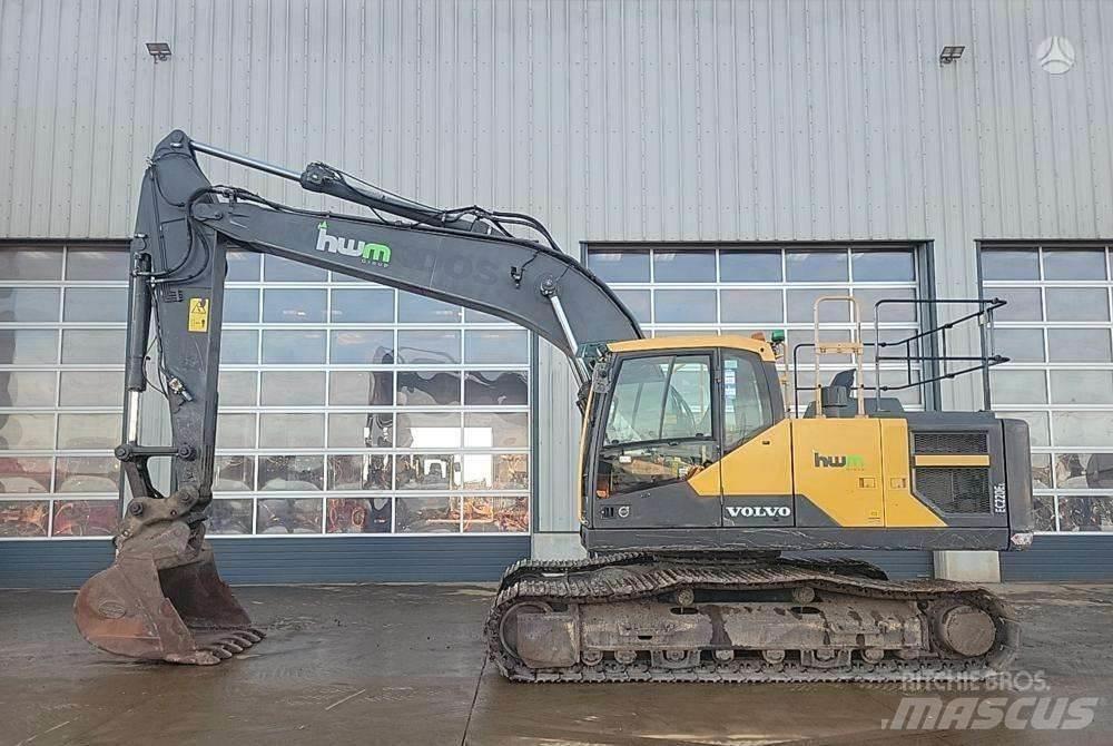 Volvo EC220E حفارات زحافة