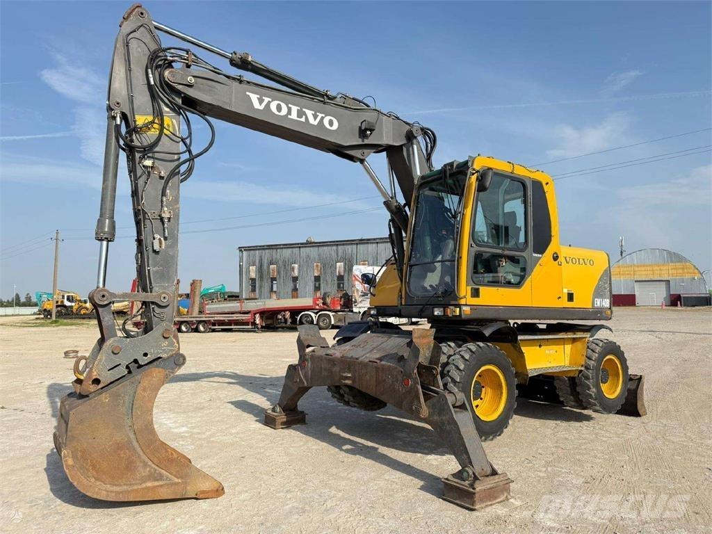 Volvo EW 140 B حفارات بعجل