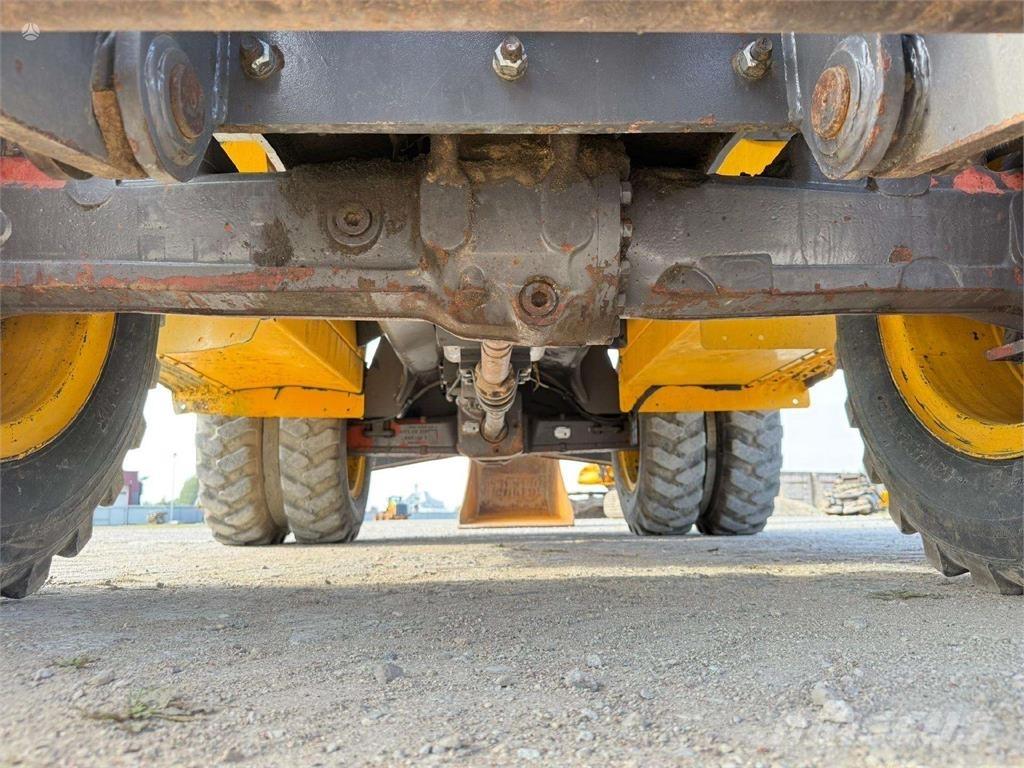 Volvo EW 140 B حفارات بعجل