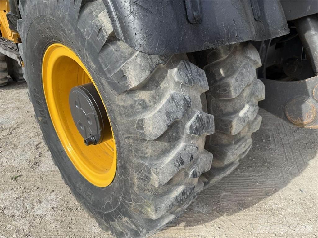 Volvo EW 140 C حفارات بعجل