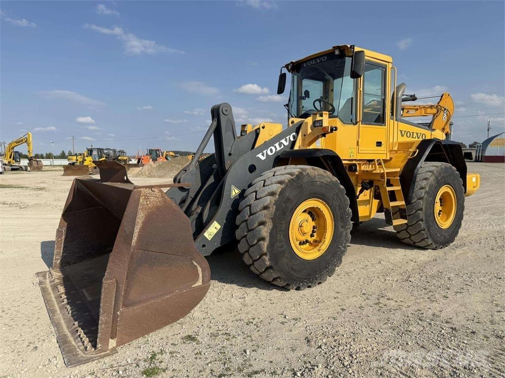 Volvo L 110 E لوادر بعجل