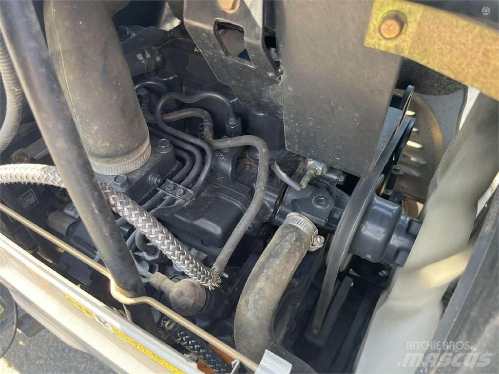 Yanmar EF 220 الجرارات