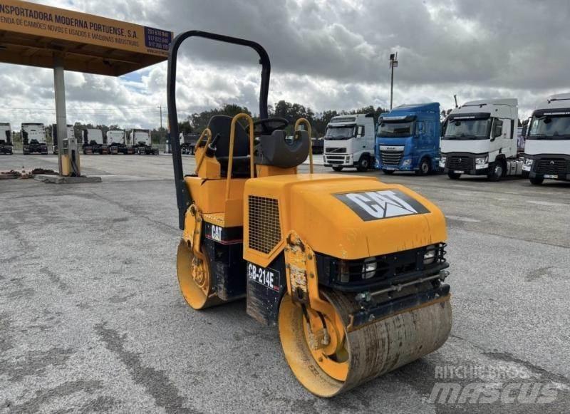 CAT CB214E ضاغطات التربة