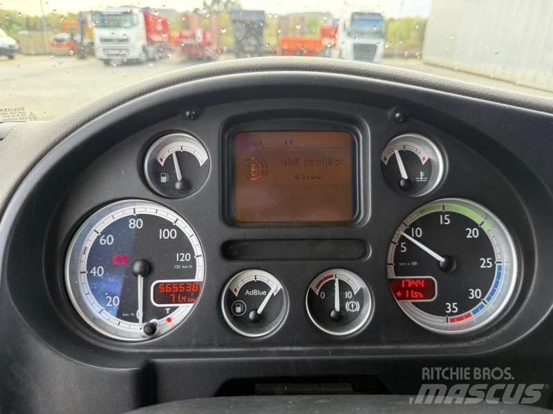 DAF LF45 220 شاحنات بغطاء جانبي