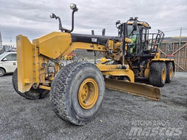 CAT 16M معدات تمهيد الطرق