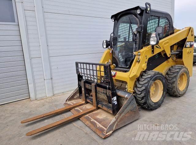 CAT 226D لوادر انزلاقية التوجيه