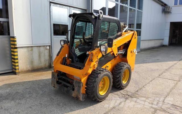 CAT 226D لوادر بعجل