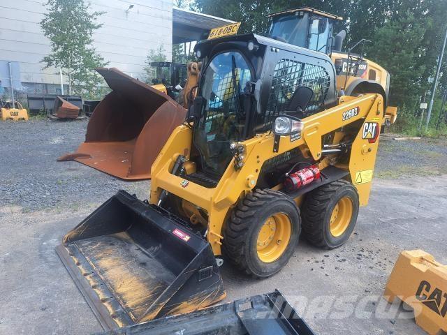 CAT 226D3 لوادر بعجل