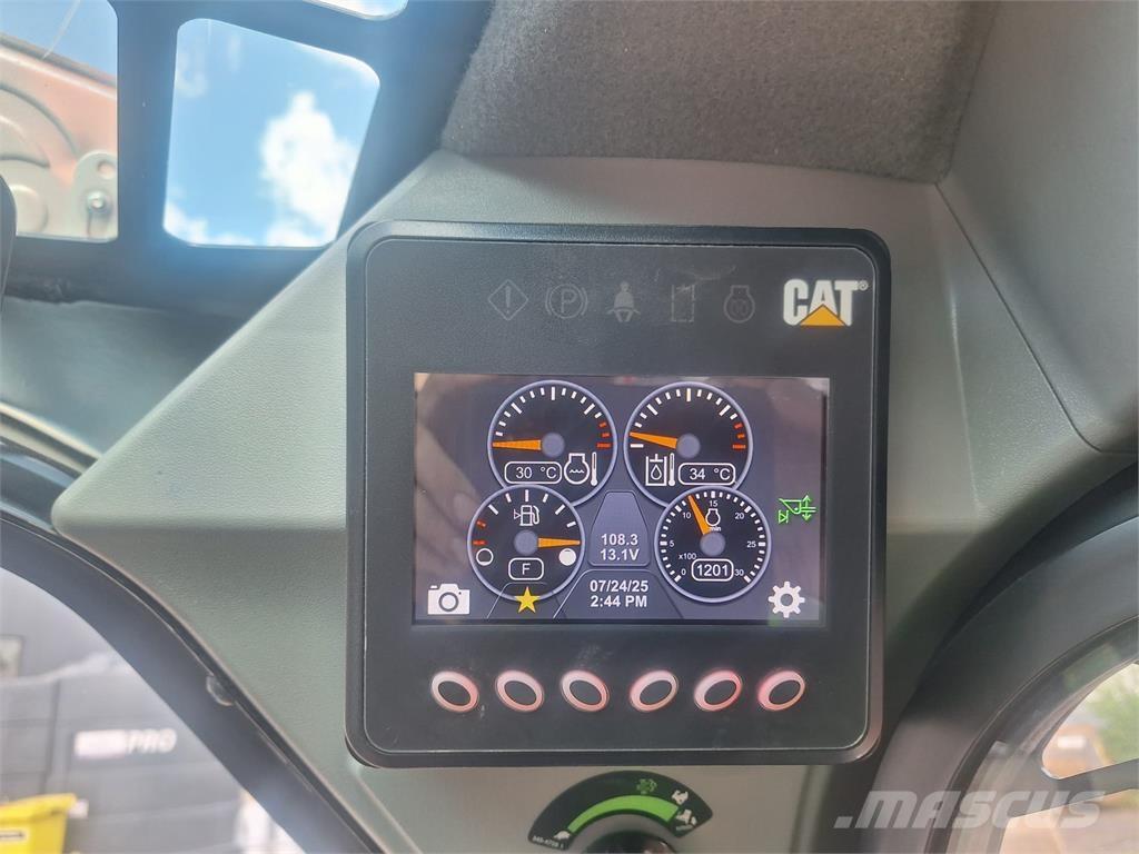 CAT 226D3 لوادر بعجل