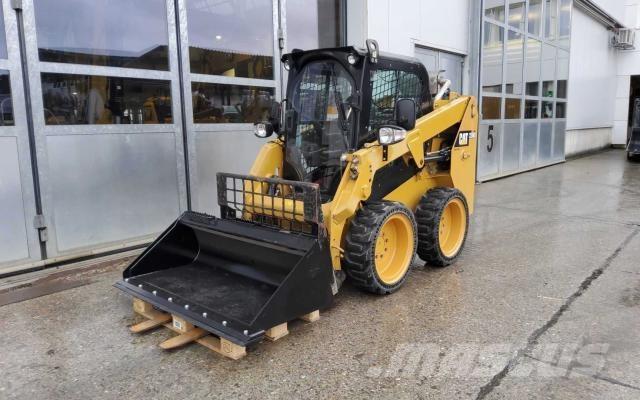 CAT 226D3 لوادر بعجل
