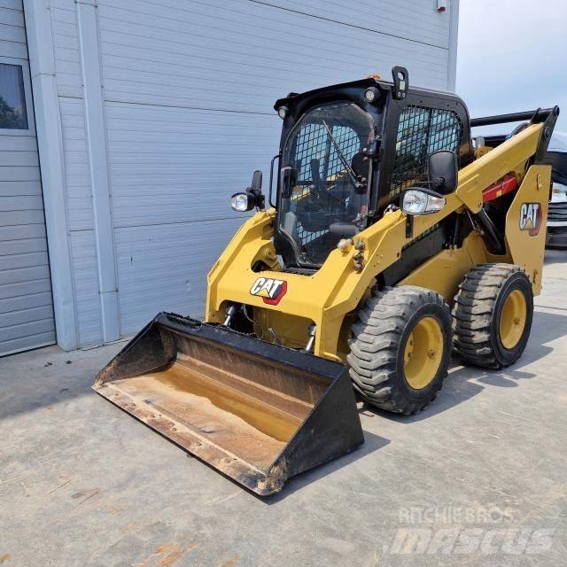 CAT 262D3 لوادر انزلاقية التوجيه