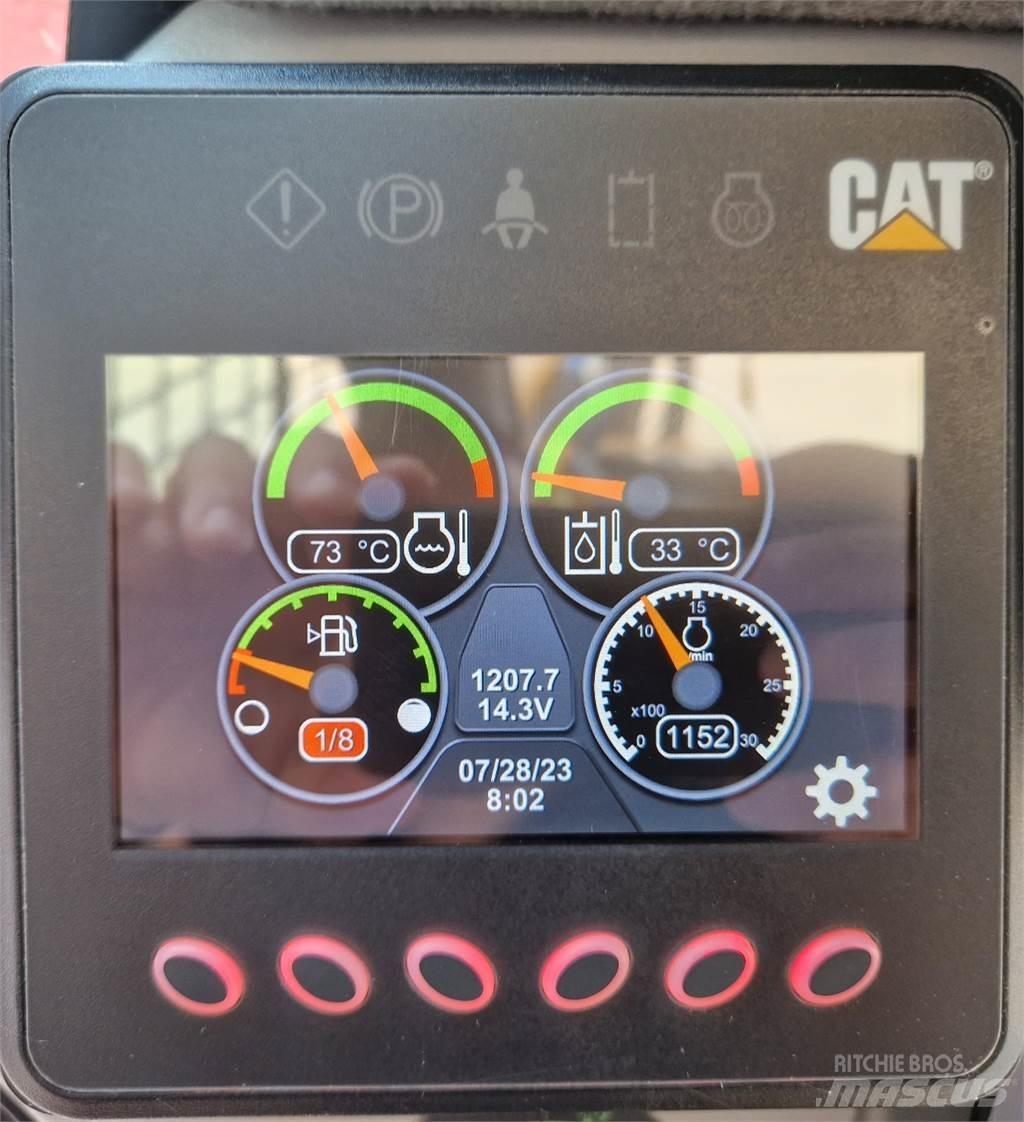 CAT 262D3 لوادر انزلاقية التوجيه