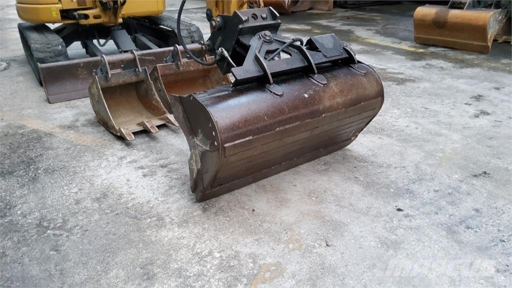 CAT 303.5E CR حفارات صغيرة أقل من 7 طن (حفارات صغيرة)