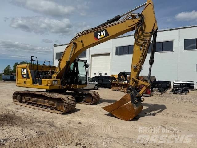 CAT 320 حفارات زحافة