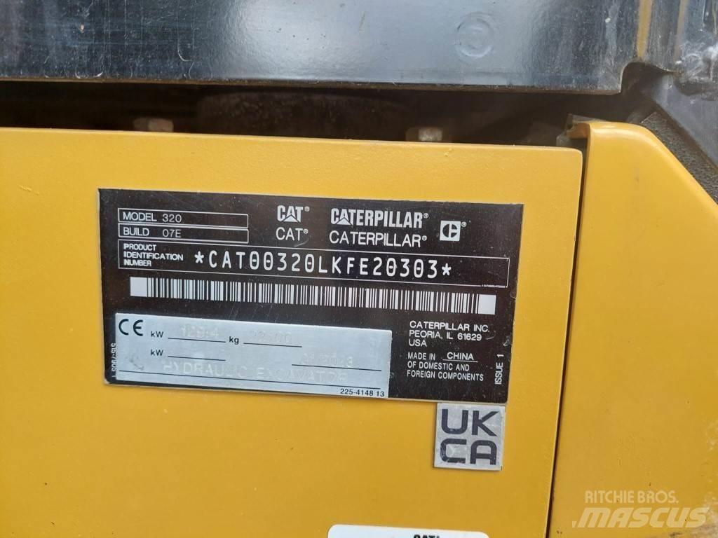 CAT 320 حفارات زحافة