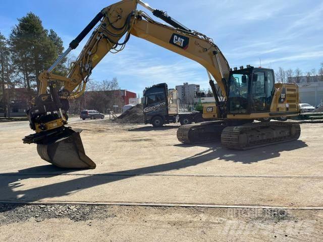 CAT 323 حفارات زحافة