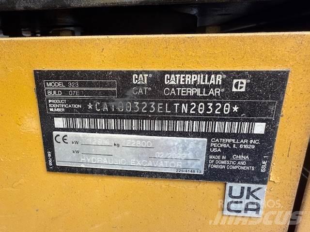 CAT 323-07 حفارات زحافة