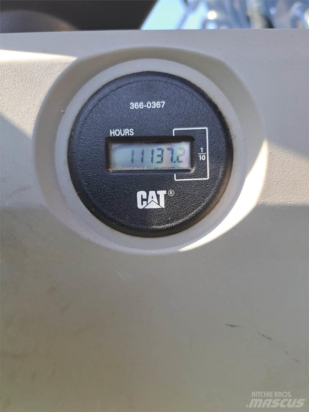 CAT 325F حفارات زحافة