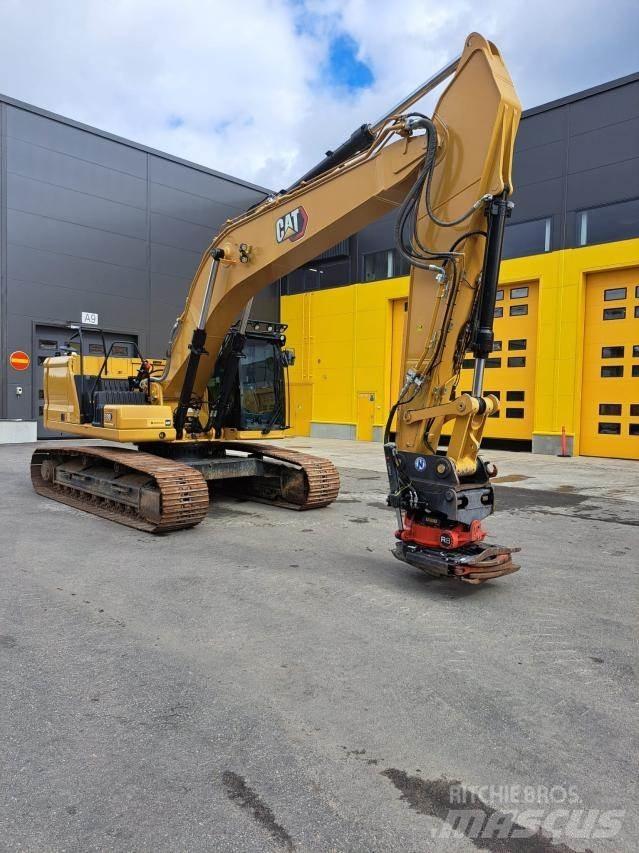 CAT 330 حفارات زحافة