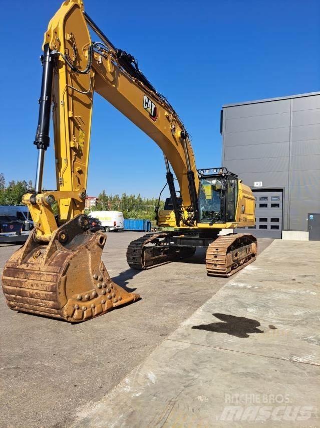 CAT 352 حفارات زحافة