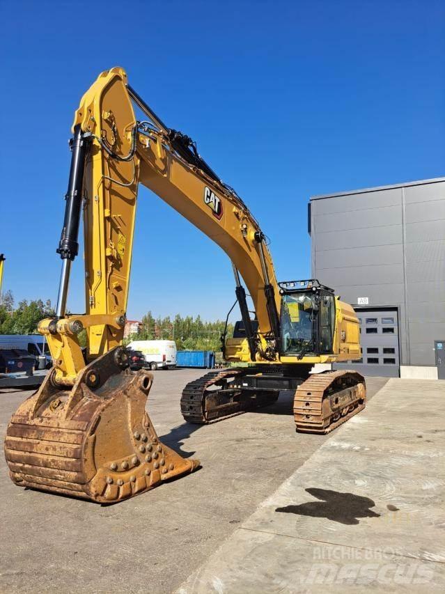 CAT 352 حفارات زحافة