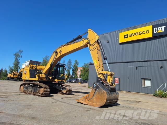 CAT 352 حفارات زحافة