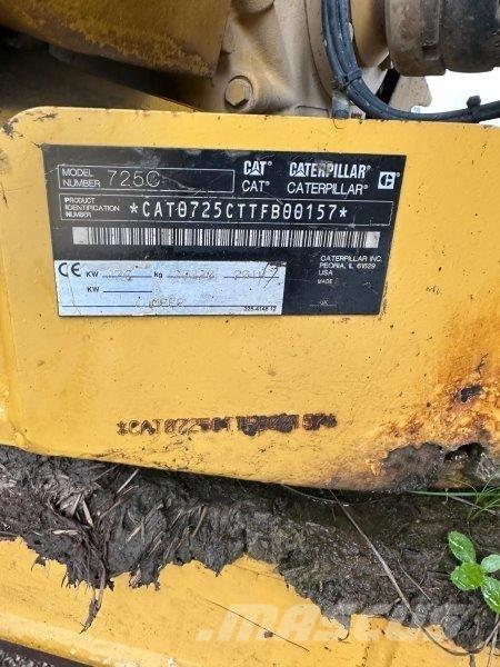 CAT 725C ساحبات مفصلية