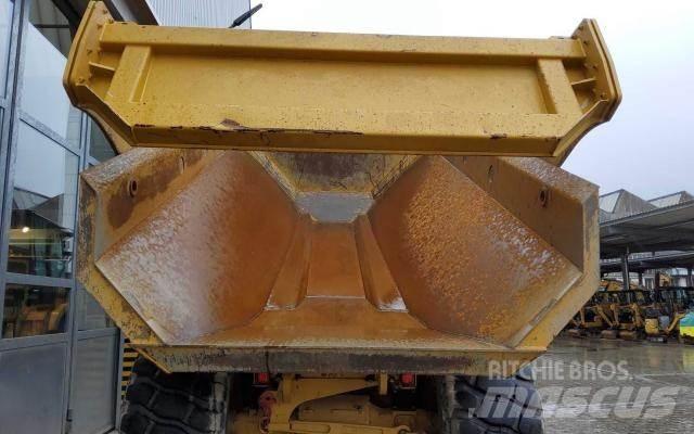 CAT 730-04A ساحبات مفصلية
