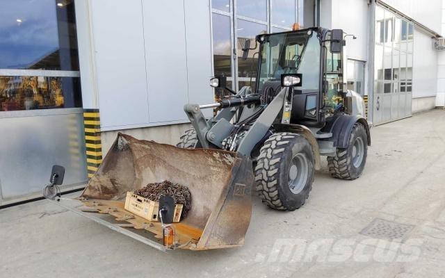 CAT 908H2 لوادر بعجل
