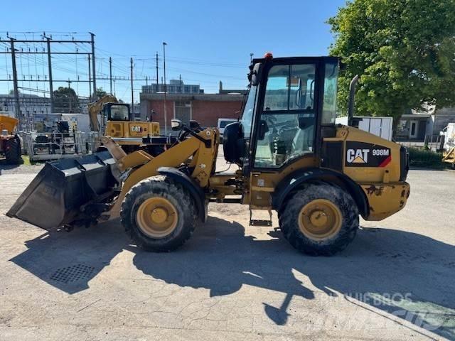 CAT 908M لوادر بعجل