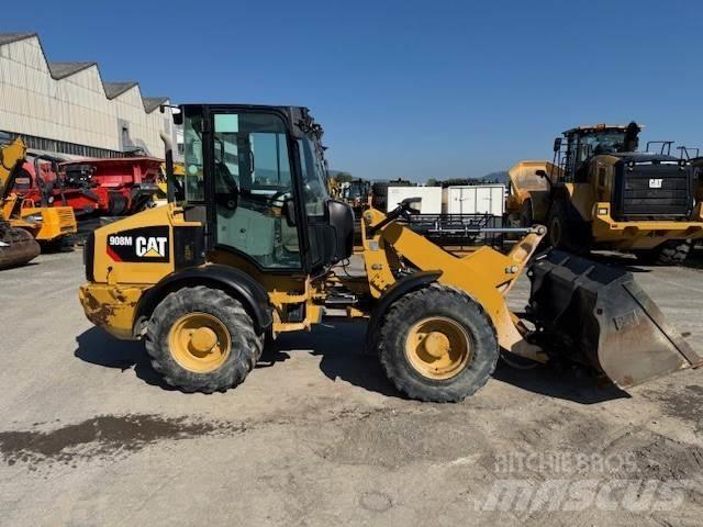 CAT 908M لوادر بعجل