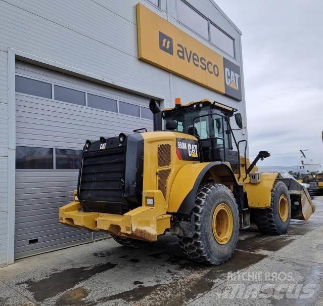 CAT 950M لوادر بعجل