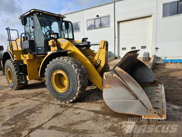 CAT 950M لوادر بعجل