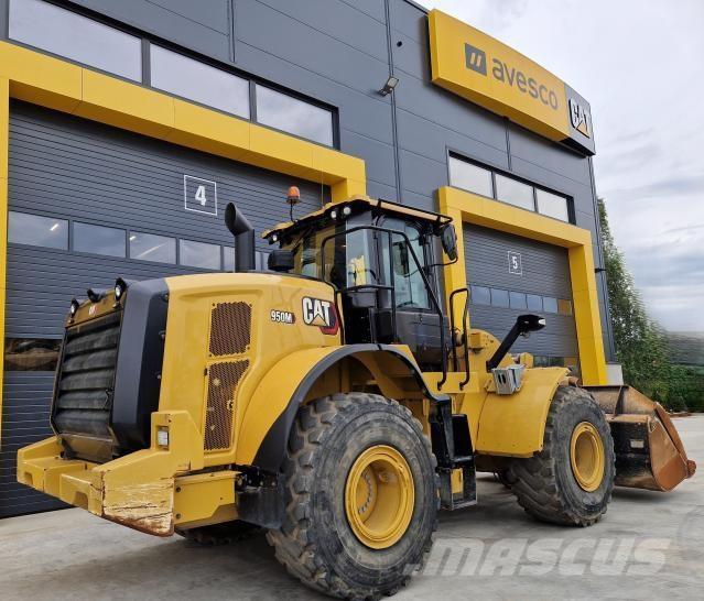 CAT 950M لوادر بعجل