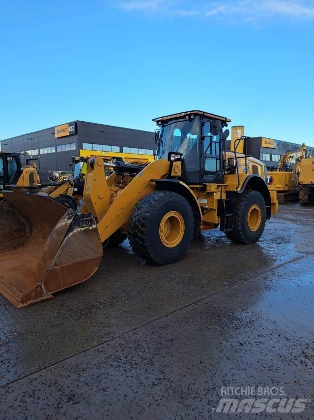 CAT 950M لوادر بعجل