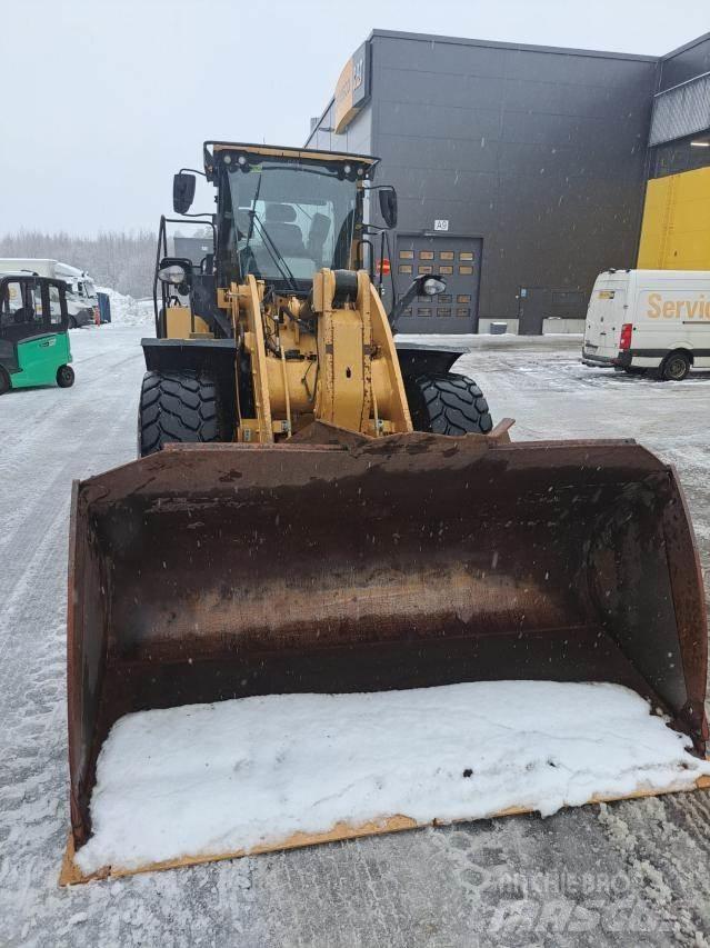CAT 962 لوادر بعجل